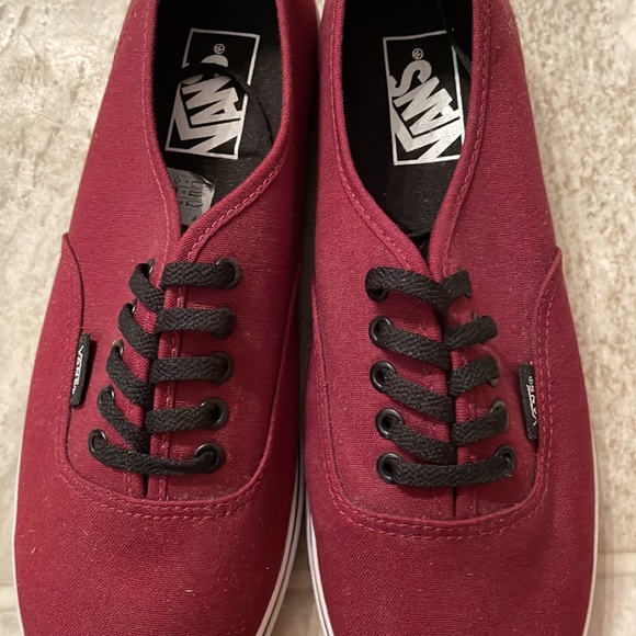 Brand new vans - Picture 4 of 5